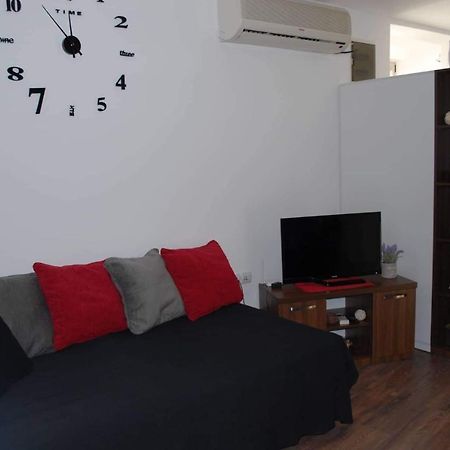 Stan Na Dan - Apartman Djordjevic Vranje Ngoại thất bức ảnh
