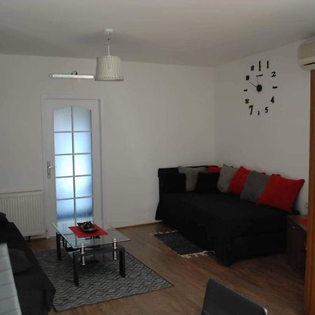 Stan Na Dan - Apartman Djordjevic Vranje Ngoại thất bức ảnh